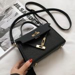 petit sac design noir à bandoulière