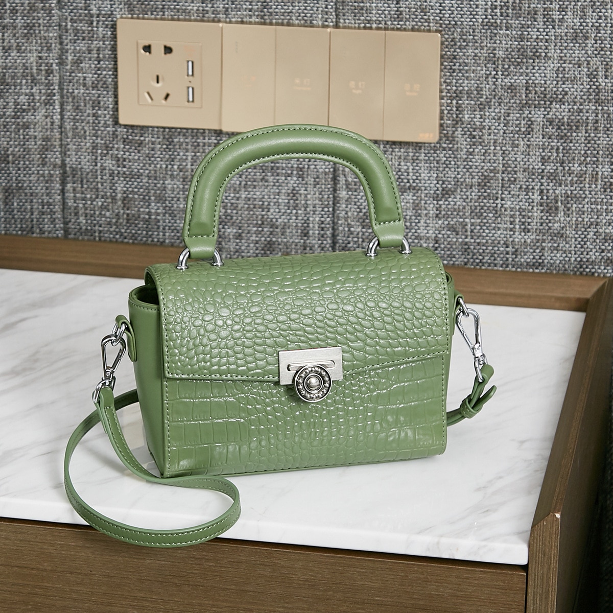 accessoire féminin élégant