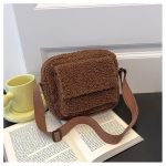 pochette bandoulière peluche