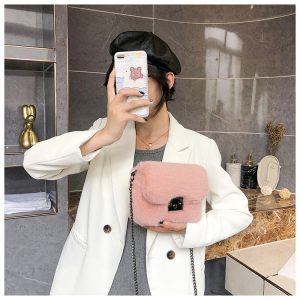 fausse fourrure rose