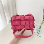 sac bandoulière cuir synthétique rose