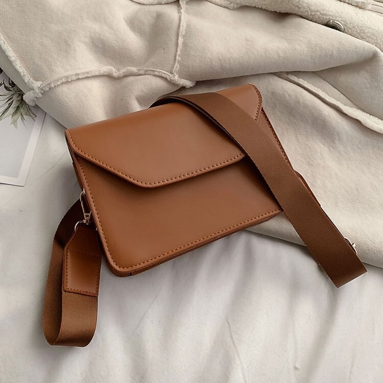 sac à main minimaliste camel