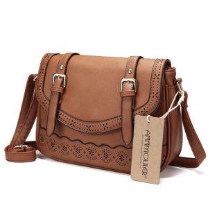 Look tendance avec sac bandoulière