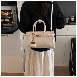 mini-pochette assortie