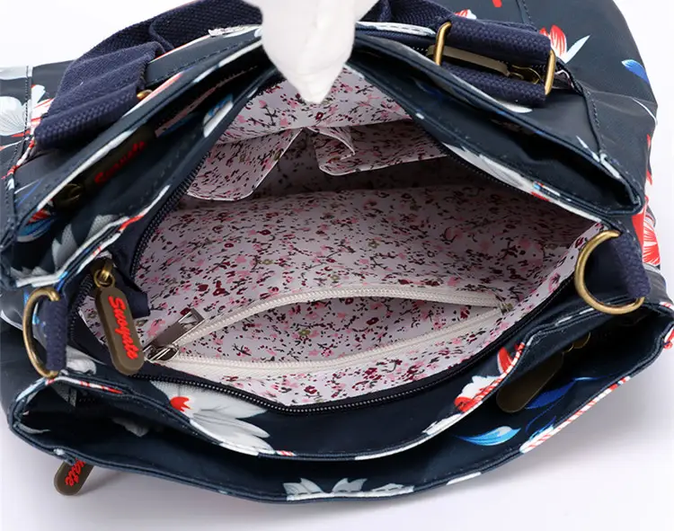 style rétro à fleurs