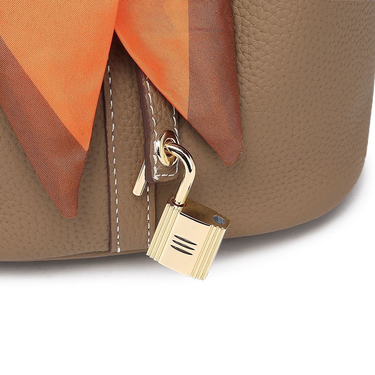 sac avec foulard mode