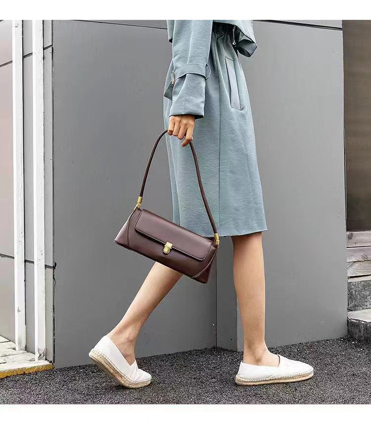 élégance bourse marron